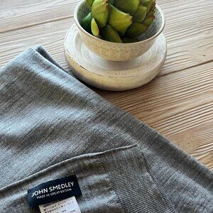 John Smedley 100% Merino Wool Scarf – Made in Great Britain | Gray Extra-Fine Kn